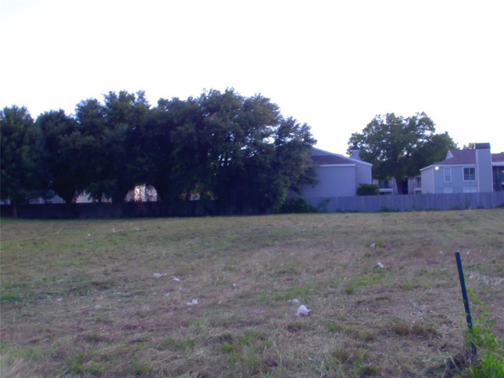RARE OPPORTUNITY -SUPERIOR LOCATION FOR A PAD SITE 0.697 ACRES OR 30,361 SQ. FT., FACING BUSY YOUREE DRIVE IN SHREVEPORT, LA. 71115. LAYOUT DIMENSIONS ARE 138' X 175' X 208' X 188. THE PROPERTY WAS A SPLIT, CARWASH ON ONE SIDE AND THIS LOT WAS THE OTHER SIDE PURCHASED WITH POPEYE'S CHICKEN ON THE OTHER SIDE. LSU SHREVEPORT IS WALKING DISTANCE, WITH EASY ACCESS TO 3132 OR I-49. LOTS OF ROOF TOPS, HOUSES AROUND, WILLIS KNIGHTON HOSPITAL AND OTHER BUSINESSES WITH HEAVY TRAFFIC COUNT IN THIS AREA.