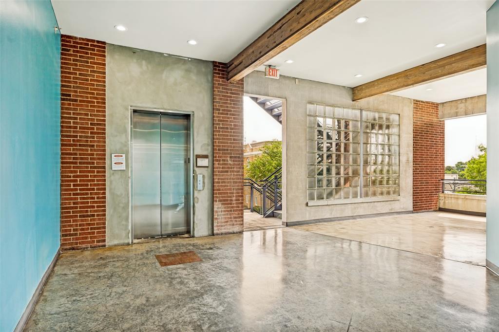 Live Oak Lofts Condo - Residential