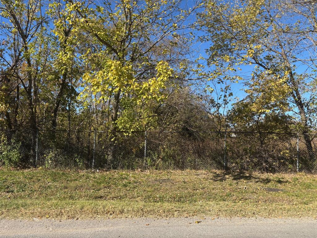 Collinsville - Land