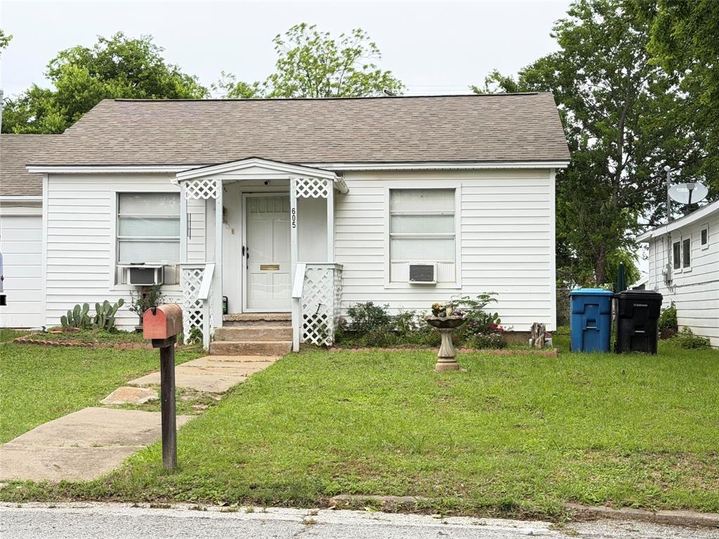 Cute and cozy 2-bedroom, 1-bath home in Denison, Texas! This home features a bright sunroom that’s perfect for relaxing. You’ll also find a convenient garage for parking or storage, plus a spacious backyard that’s great for entertaining, pets, or just enjoying some fresh air. With a comfortable layout and plenty of charm, this home is a great fit for first-time buyers, downsizers, or anyone looking for an easy, low-maintenance place to call home.