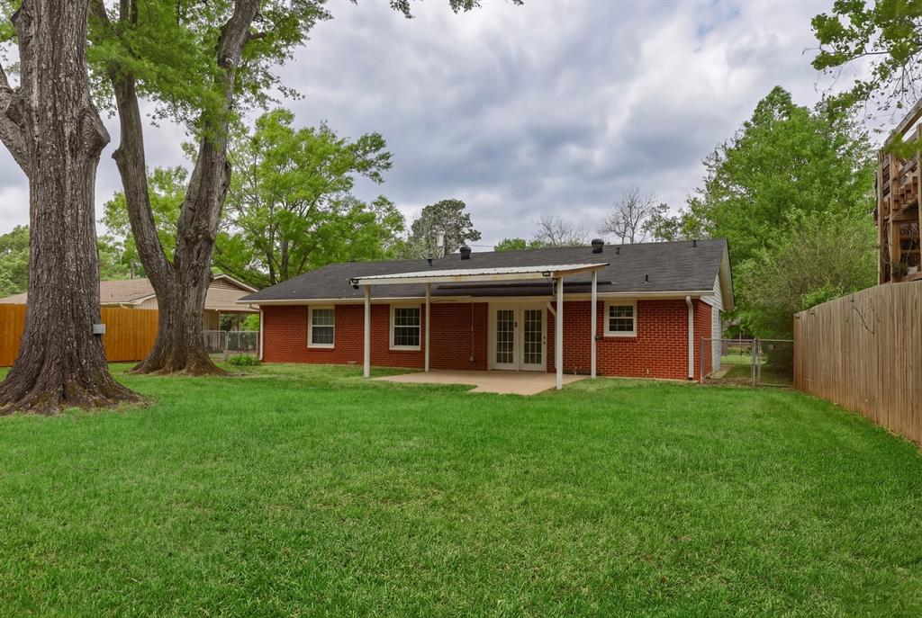 ROLLING HILLS - Residential