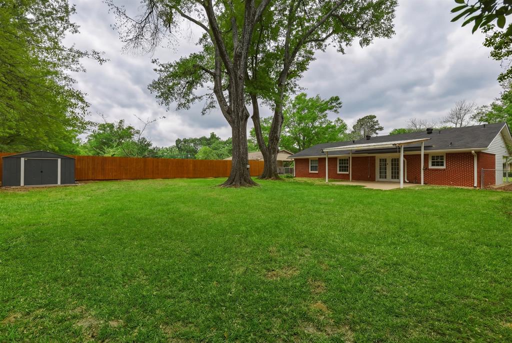 ROLLING HILLS - Residential