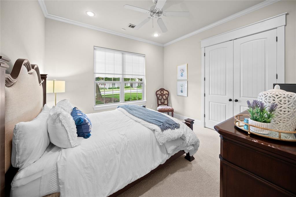 Waters Edge Oak Hollow - Residential