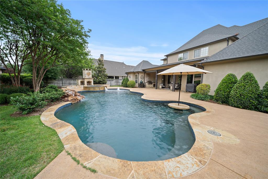 Waters Edge Oak Hollow - Residential