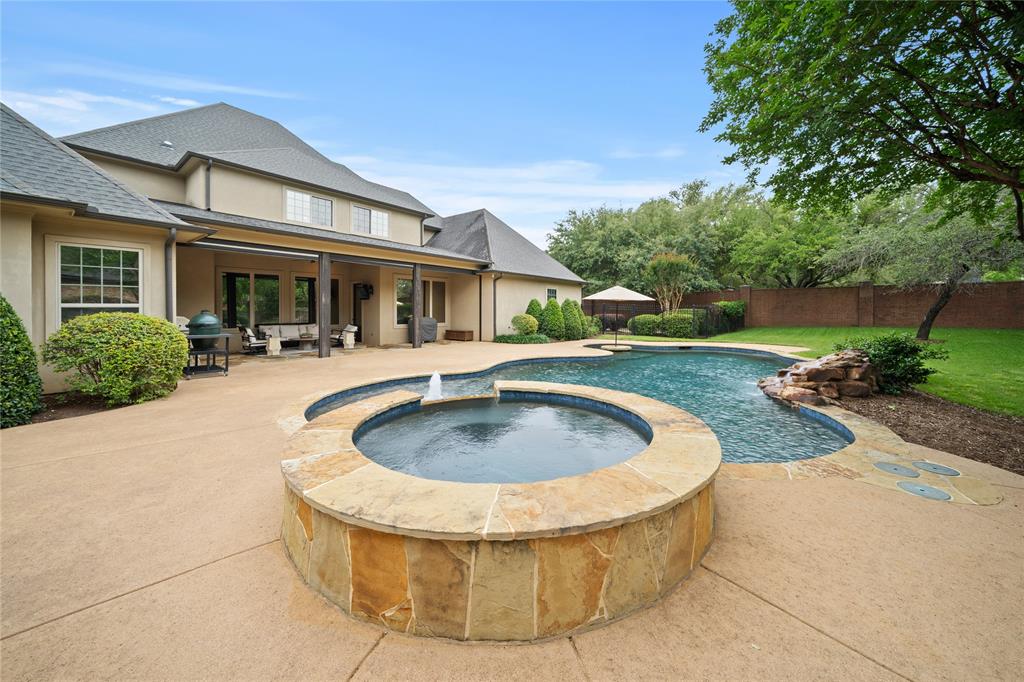 Waters Edge Oak Hollow - Residential
