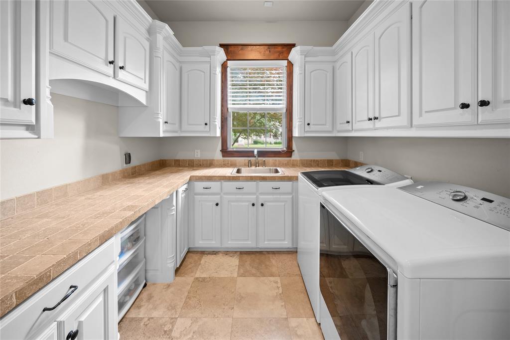 Waters Edge Oak Hollow - Residential