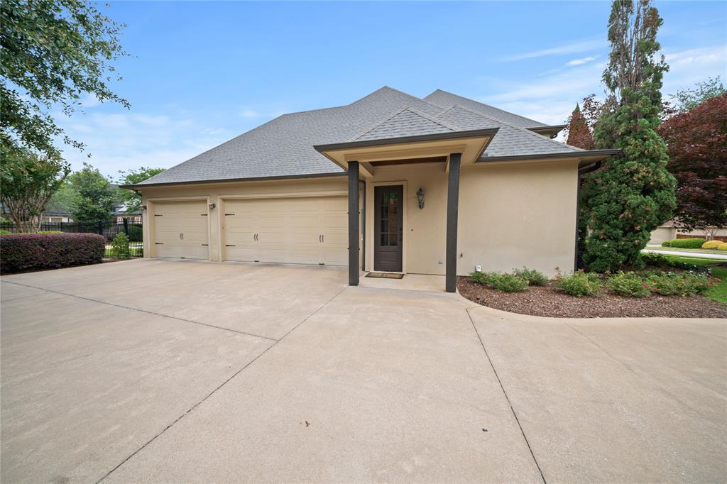 Waters Edge Oak Hollow - Residential