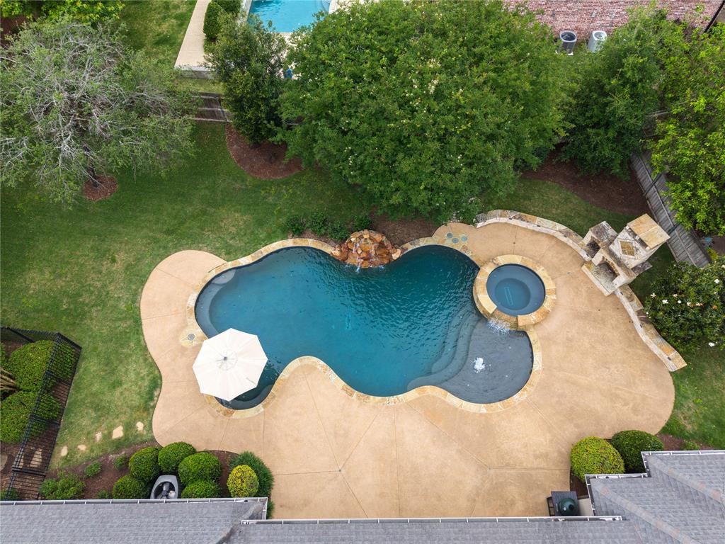 Waters Edge Oak Hollow - Residential