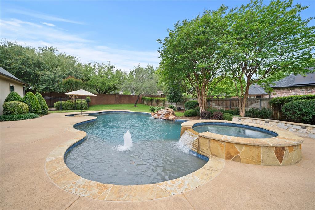 Waters Edge Oak Hollow - Residential