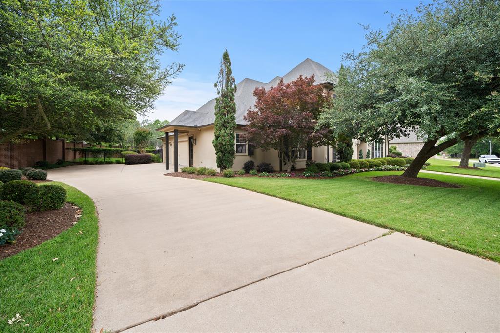 Waters Edge Oak Hollow - Residential