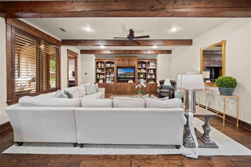 Waters Edge Oak Hollow - Residential