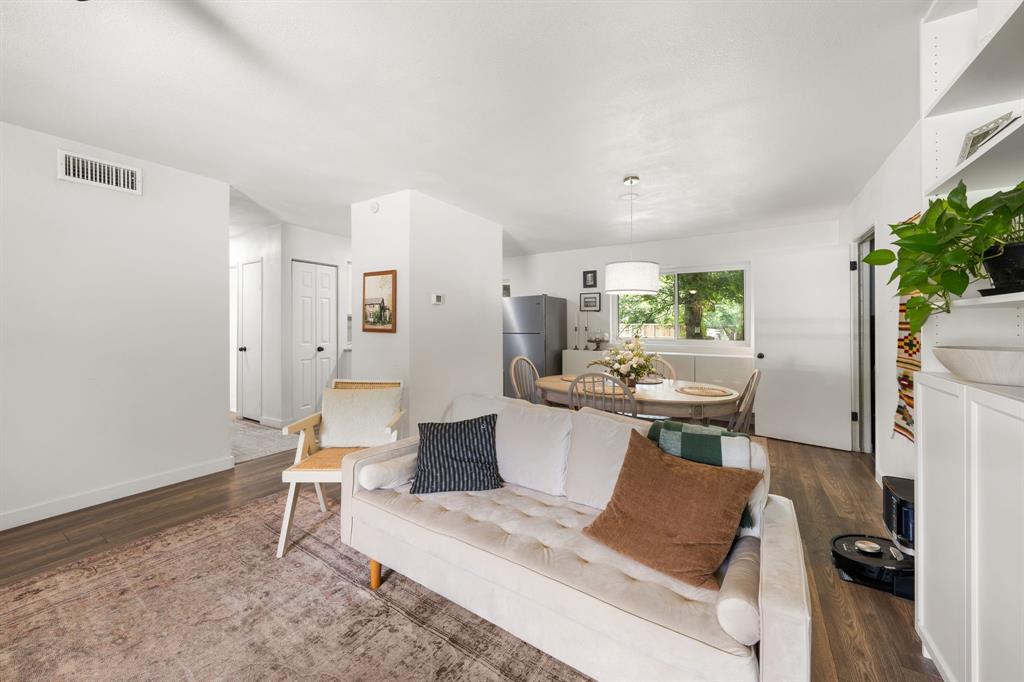 Meadows First Sec - Residential