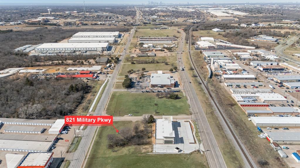 Commercial lot located along Military Parkway in Mesquite offering strong visibility and convenient 
access. Property is positioned within an established commercial corridor with surrounding retail, service, 
and industrial uses. Site presents an opportunity for a variety of commercial uses subject to zoning and city approval. Easy 
access to major roadways and proximity to surrounding employment and redevelopment activity enhance 
long-term potential. Buyer to verify zoning, utilities, allowable uses, and development requirements.
