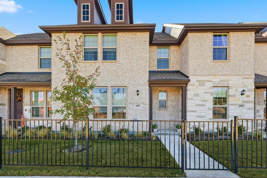 Bursey Road Twnhms - Residential