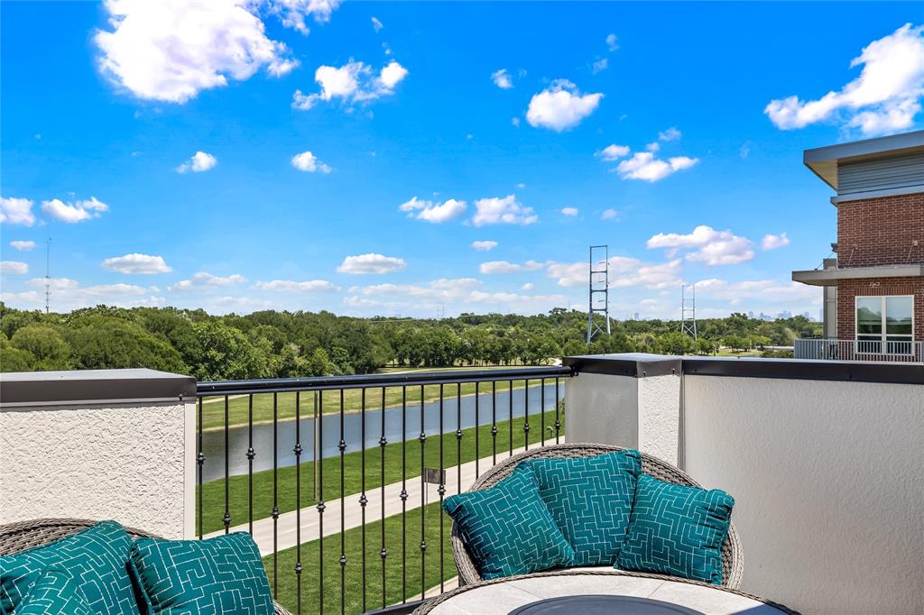 InTown at Las Colinas Station - Residential