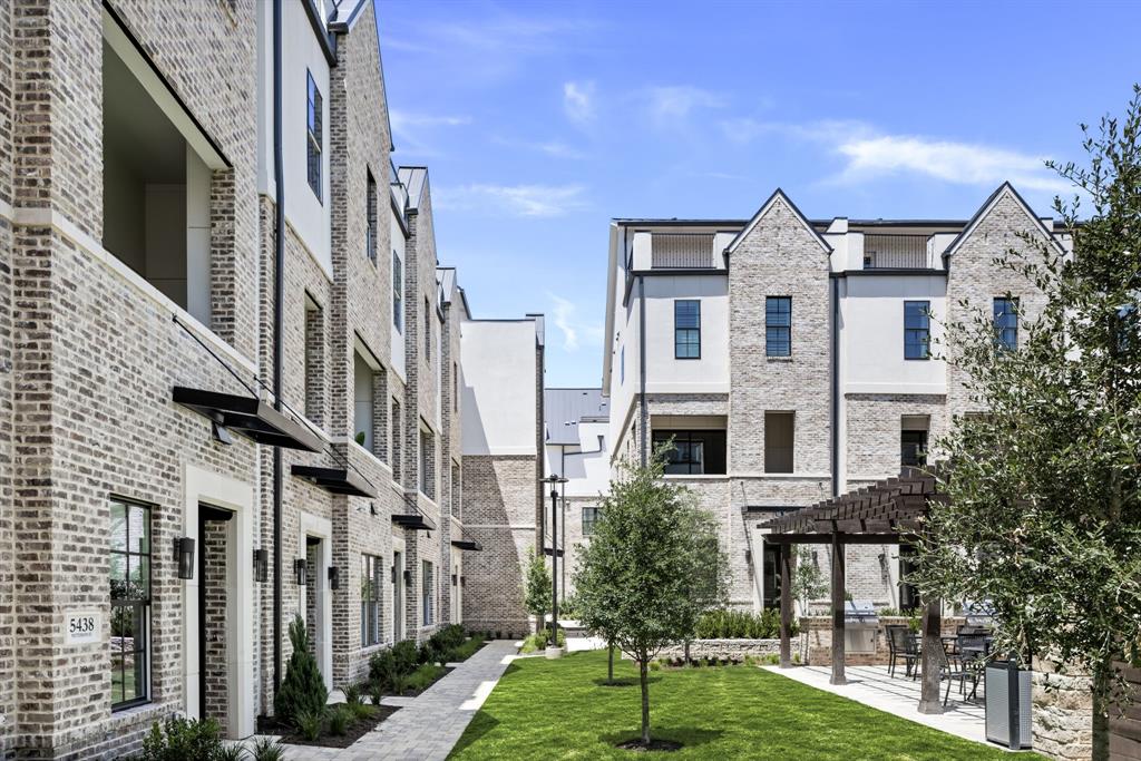 InTown at Las Colinas Station - Residential
