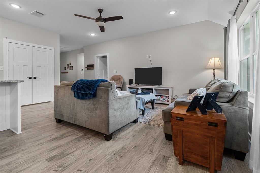 RIVERSIDE U-2 - Residential