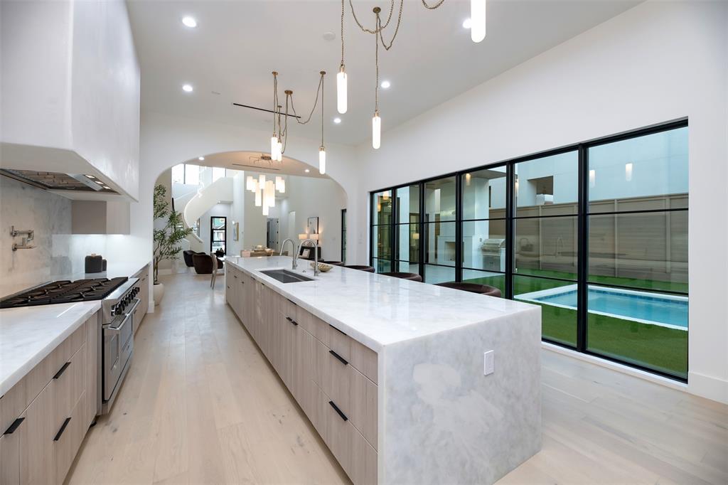 Ross Ave Annex - Residential