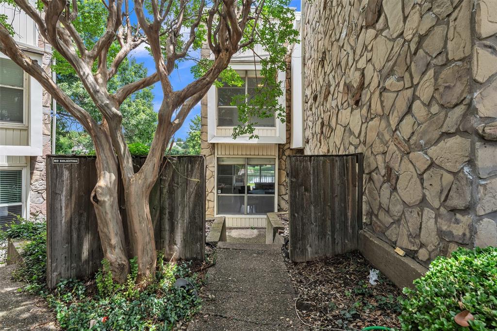 Country Place Twnhs 01 - Residential