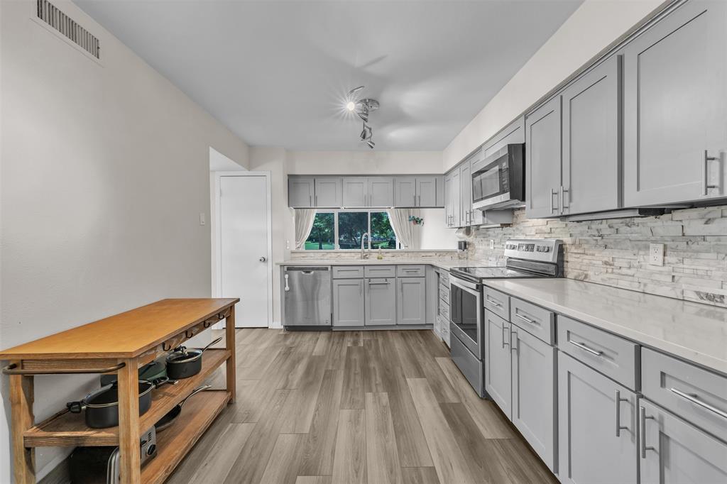 Country Place Twnhs 01 - Residential