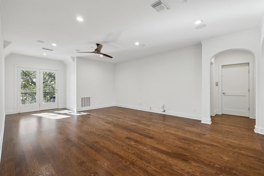 VAQUERO RESIDENTIAL - Residential