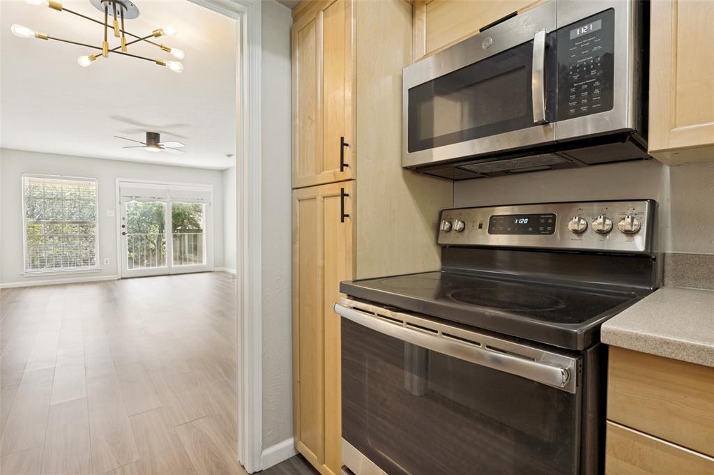 Wedglea Manor Condo - Residential