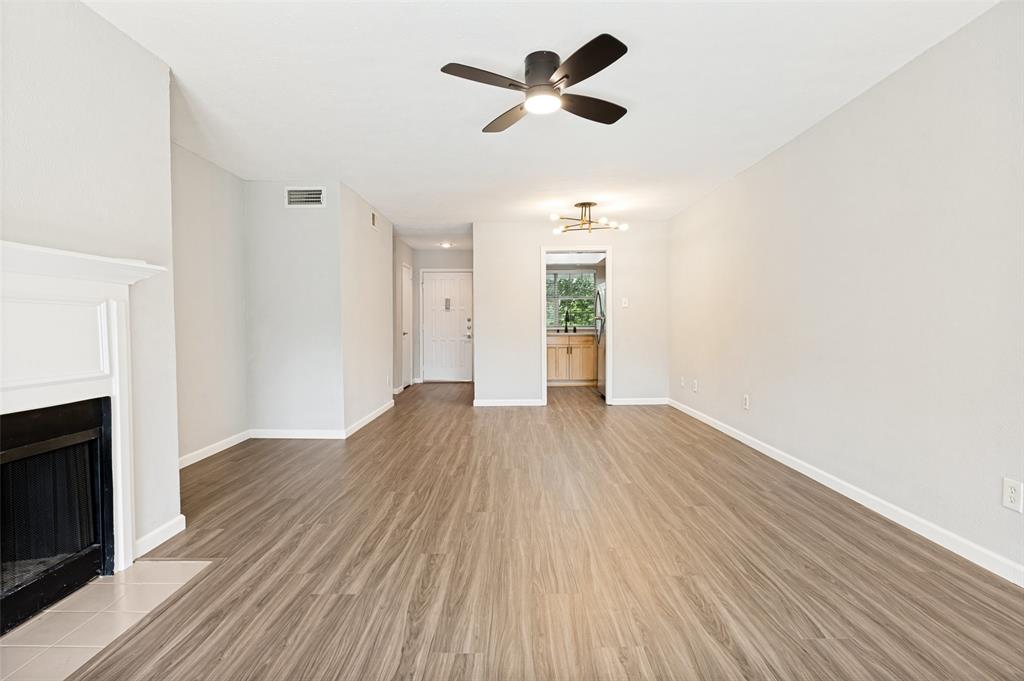 Wedglea Manor Condo - Residential