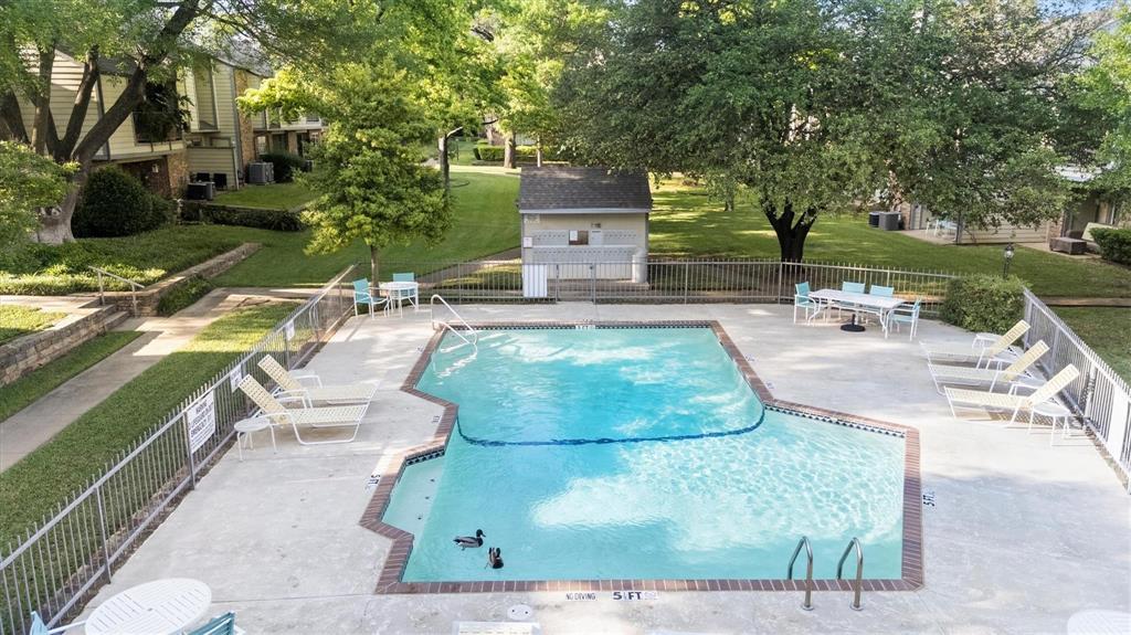 Wedglea Manor Condo - Residential