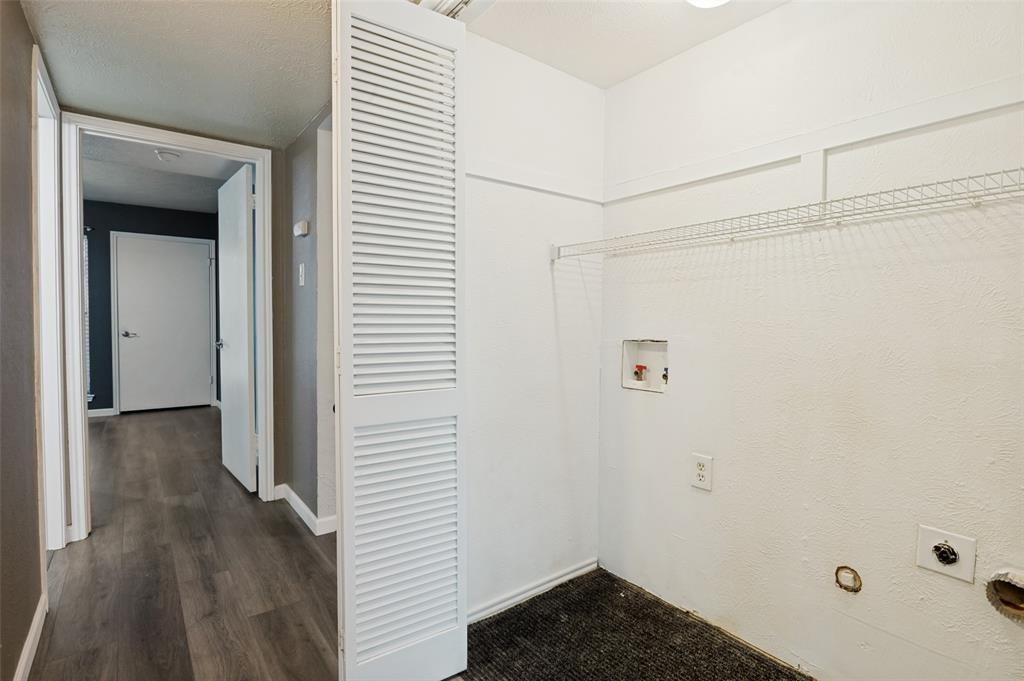 Wedglea Manor Condo - Residential