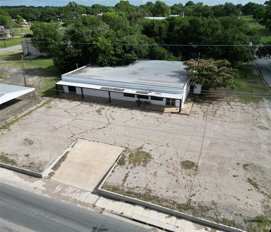 Central Deleon - Commercial Sale
