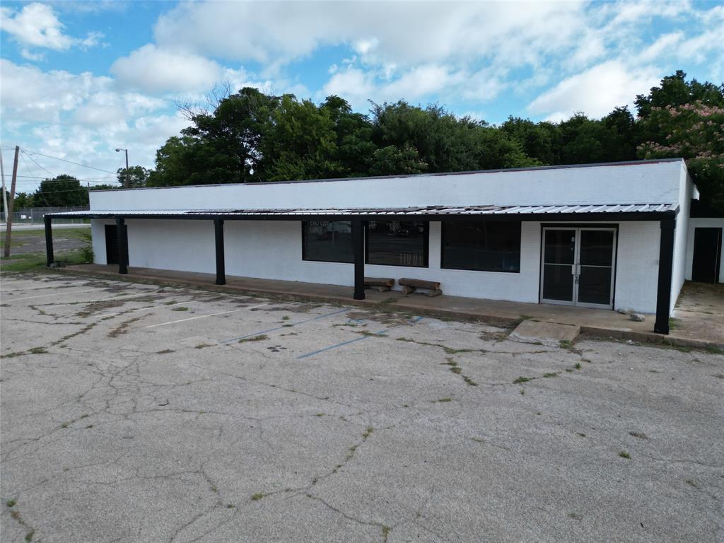 Central Deleon - Commercial Sale