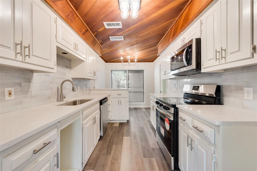 Meadowbrook Hills Chimney Wood - Residential