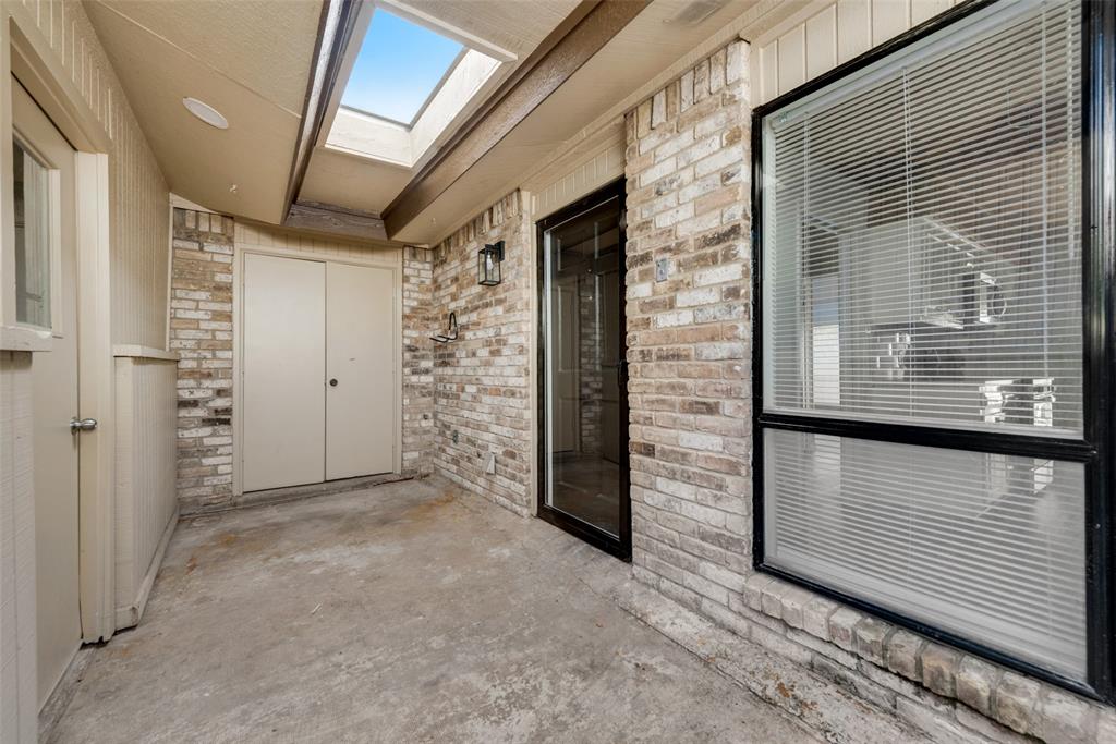Meadowbrook Hills Chimney Wood - Residential