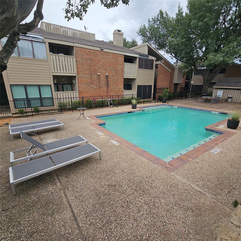 TRINITY ROYAL - Residential