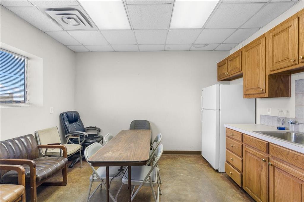 Corsicana - Commercial Sale