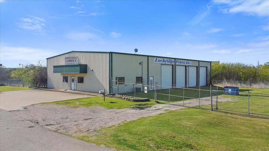 Corsicana - Commercial Sale