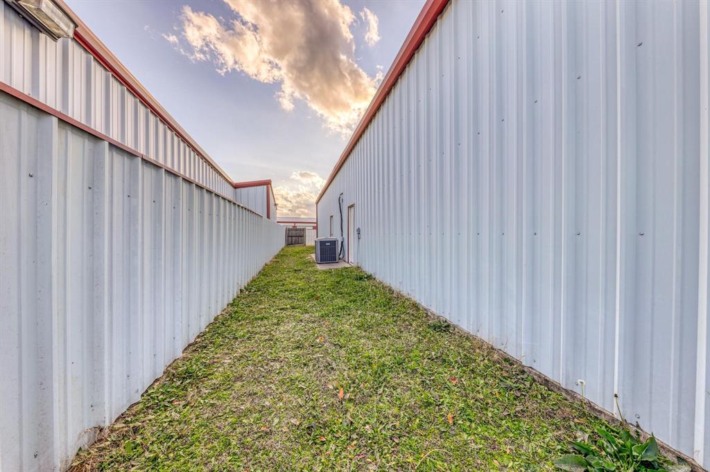 SURV: MARY THOMAS - Commercial Sale