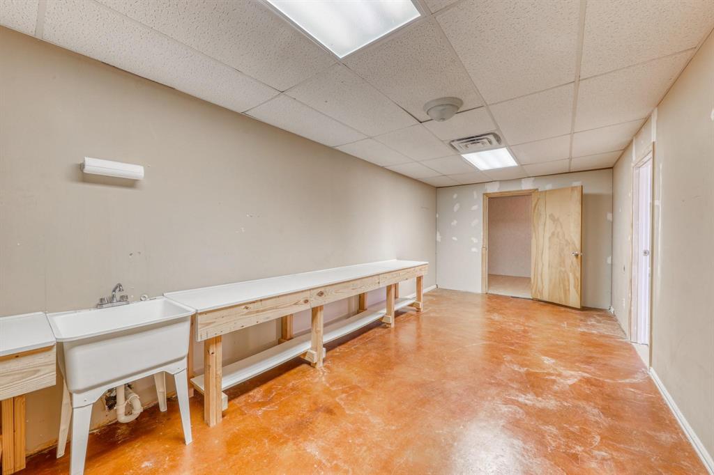 SURV: MARY THOMAS - Commercial Sale