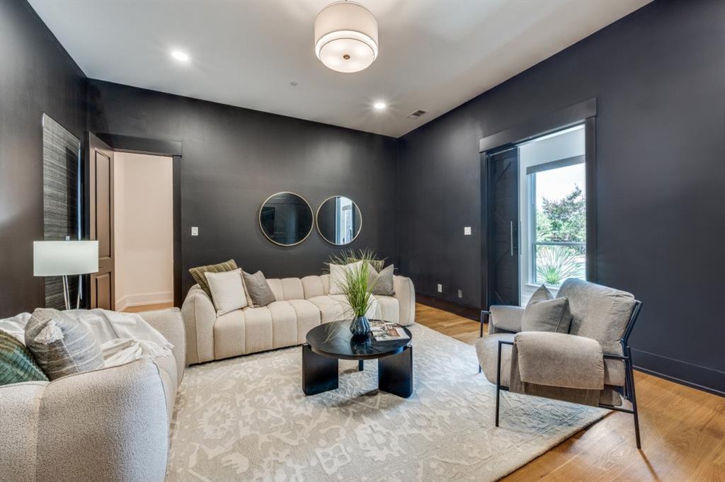Royal Crest Add 05 - Residential