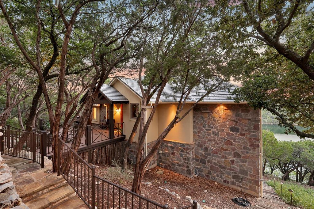 Cliffs Ph 08 - Residential