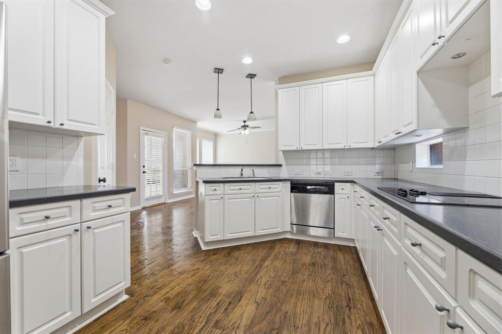 Highlands Pkwy - Residential