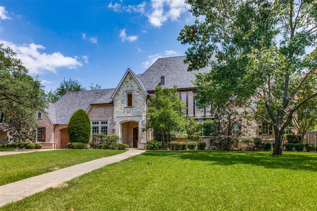 This beautiful house is ready to be your home! At over 6,000 SF and a massive half-acre lot, it has more than enough space for the whole family! Newer construction yet highly upgraded, this house features an upgraded kitchen, upgraded lighting, and tasteful design elements throughout. The massive master bedroom contains space for a dedicated sitting area, while your new backyard contains a pool, outdoor grill, and built-in outdoor fireplace.