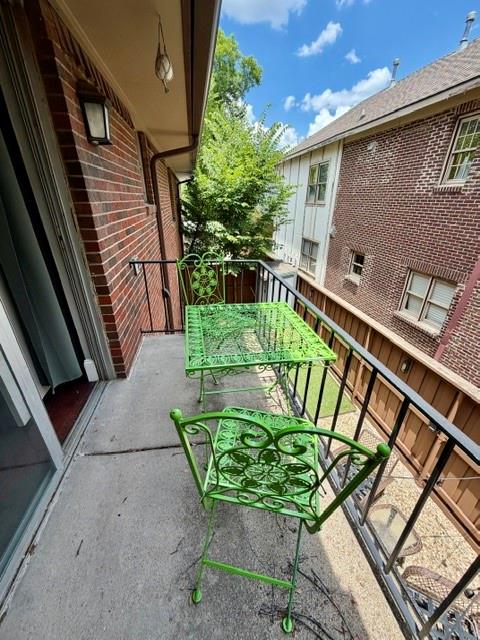 Carondelet Condo - Residential