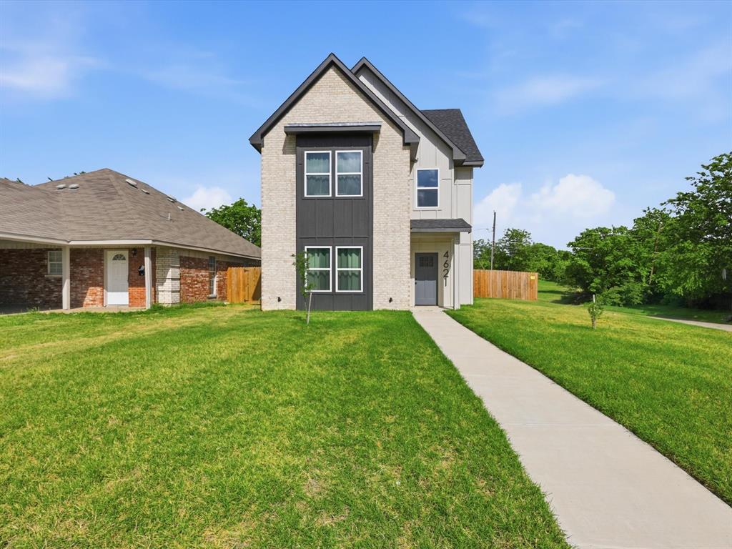 2 Miles from TCU and less than 1 mile from SW Baptist Theological Seminary with convenient access to Interstate 20 for commuters. This 2 story, 3 bedroom, 2.5 bathroom home sits on a large corner lot. The first floor offers an open kitchen, dining and living room, half bathroom, large laundry room, ample storage and primary bedroom en suite. The second floor has 2 large bedrooms, full bathroom, enormous storage closet and a huge loft space that can be used as a game room or converted into an office or 4th bedroom. No HOA. Side entry driveway offers private, gated parking.