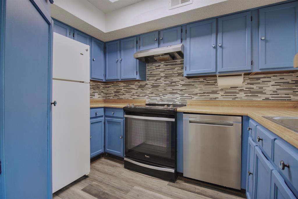 Arlington Oaks Condo - Residential