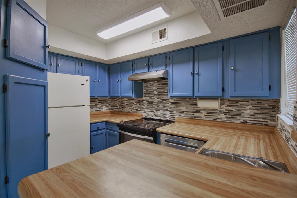 Arlington Oaks Condo - Residential