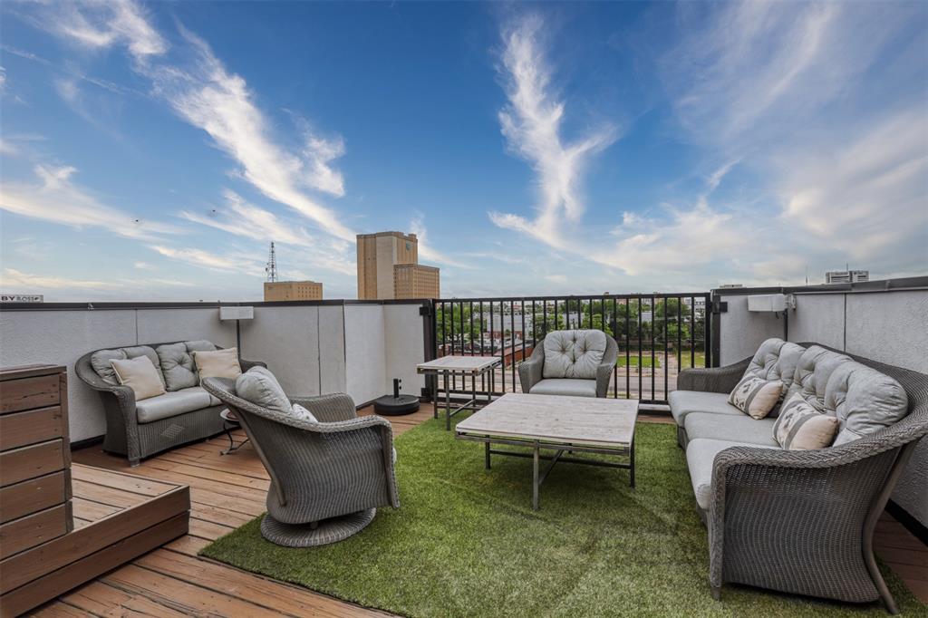 3816 Roseland Bldg C - Residential