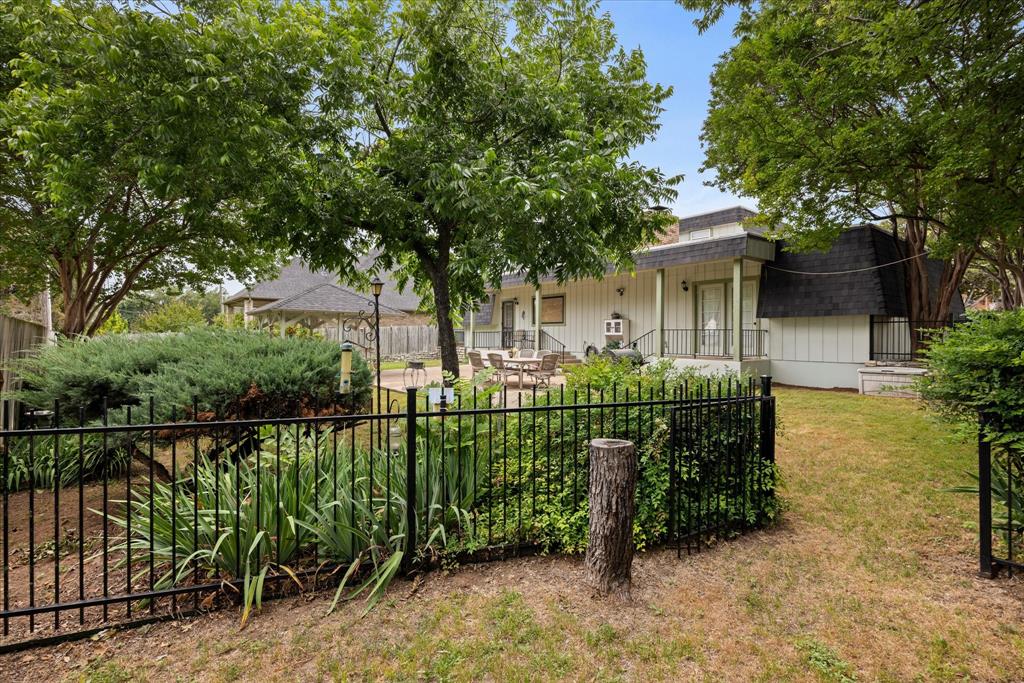 Decordova Bend Estate - Residential