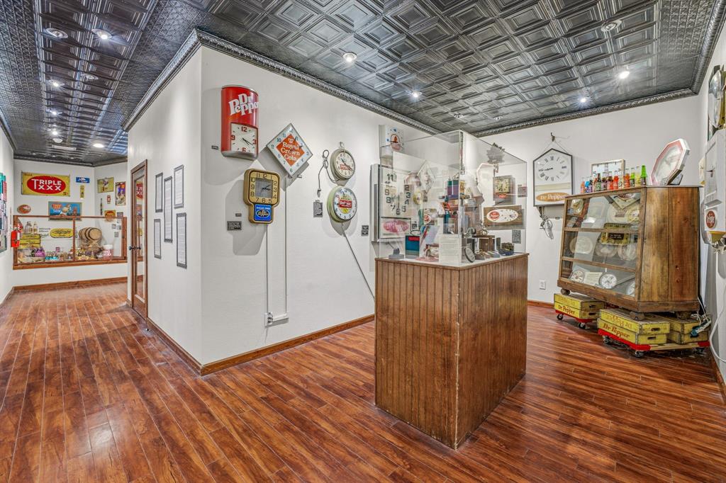 Bishop 1st Add - Commercial Sale
