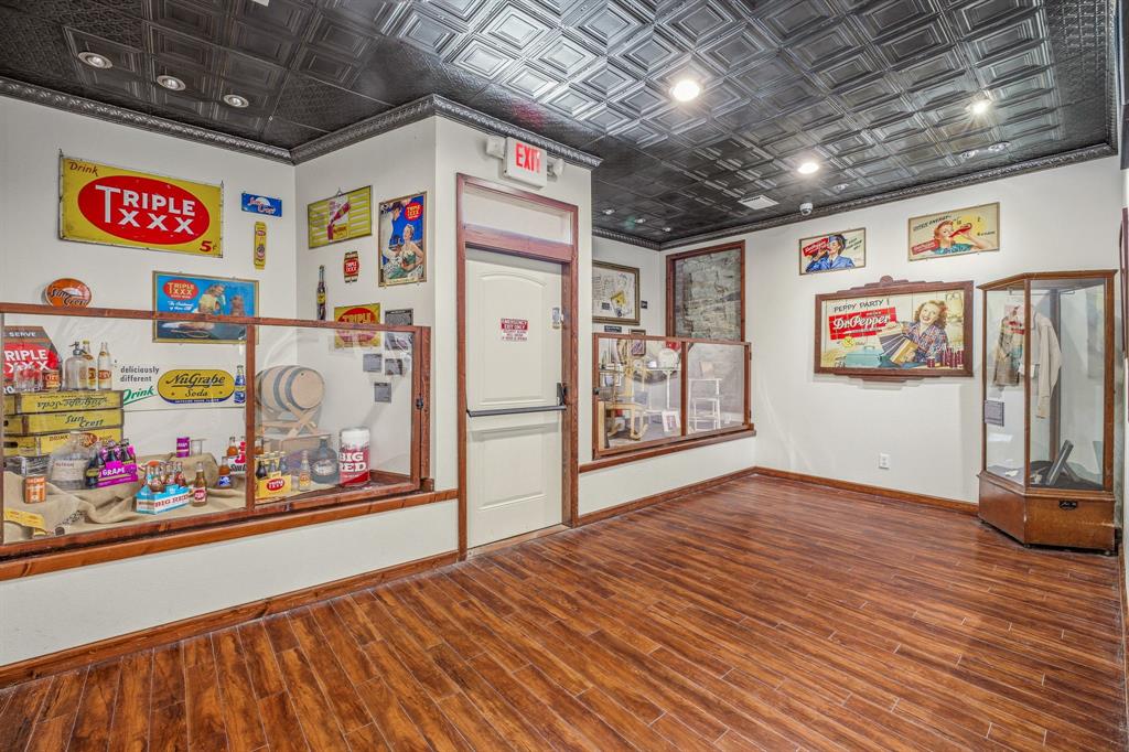 Bishop 1st Add - Commercial Sale
